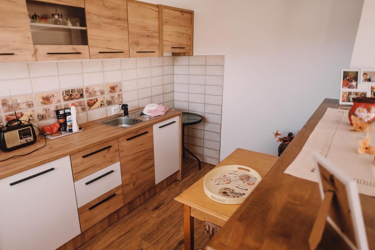 Casa Bunicilor Hotel Nucsoara  Eksteriør billede